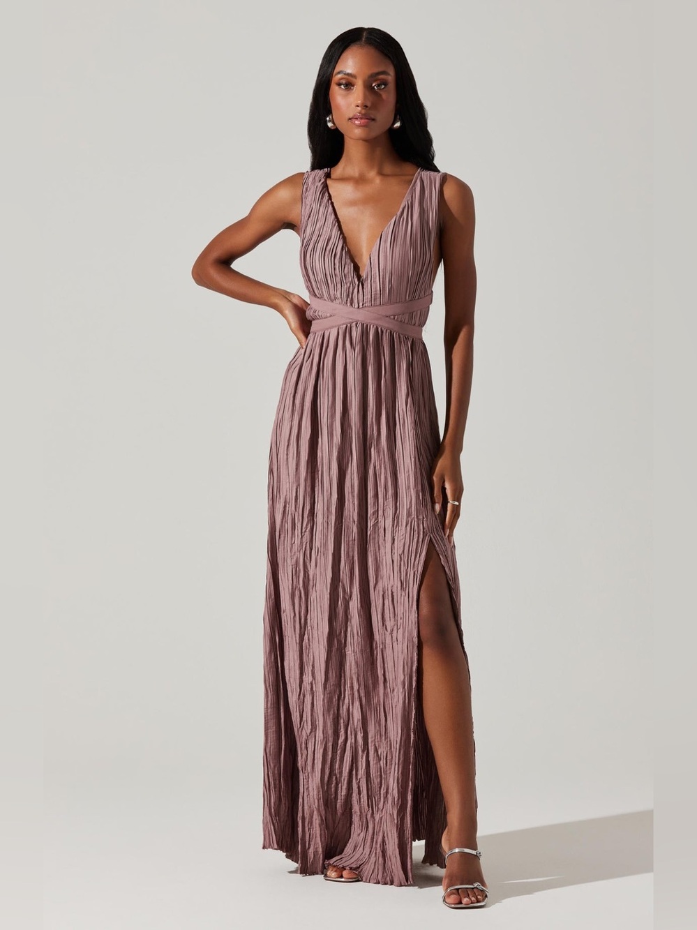 ASTR the Label Tesni Sleeveless Dress in Mauve